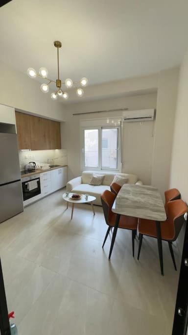New Center Apartment Near Metro Atene Esterno foto