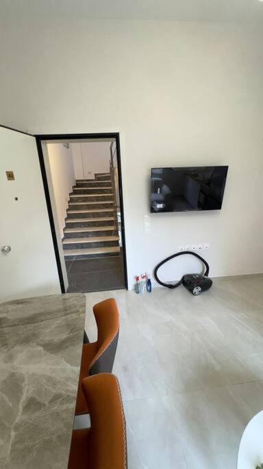 New Center Apartment Near Metro Atene Esterno foto