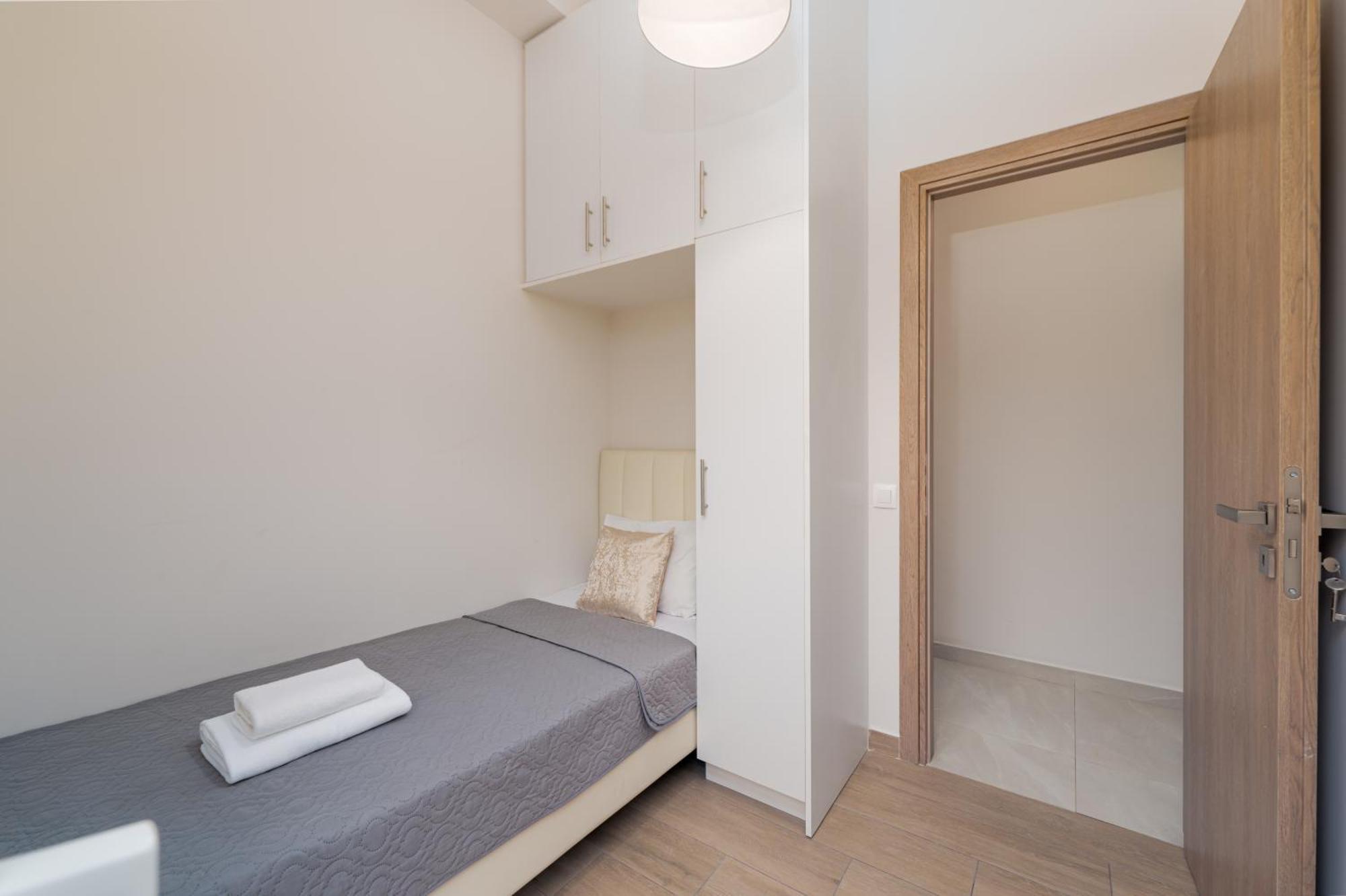 New Center Apartment Near Metro Atene Esterno foto